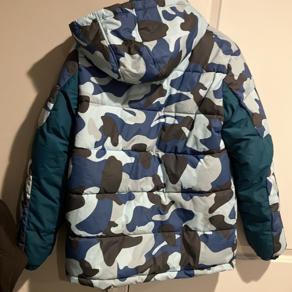 ZShow Brand Camouflage Coat - Picture 5 of 8